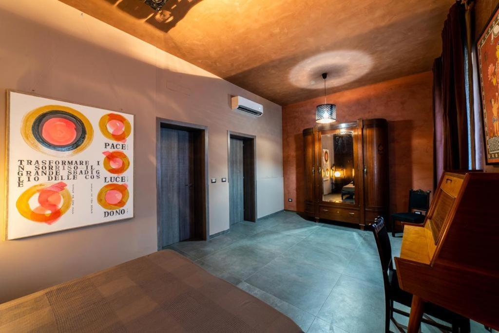 Speciale Tarshito'S Home - Atrium And Terrace バーリ エクステリア 写真